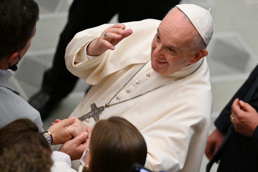 El Papa: "En cuanto una mujer trabajadora empieza a tener barriga la echan"