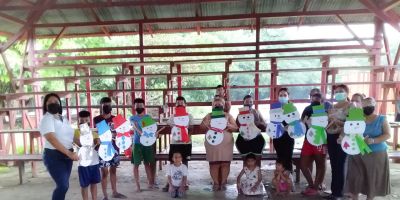 Niños de Barú realizan manualidades con material reciclable