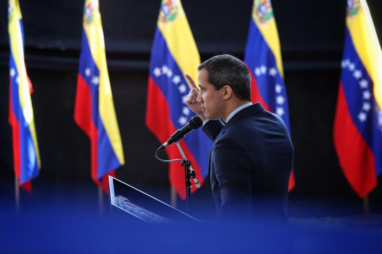 Guaidó pide a EEUU rebajar las sanciones a Venezuela