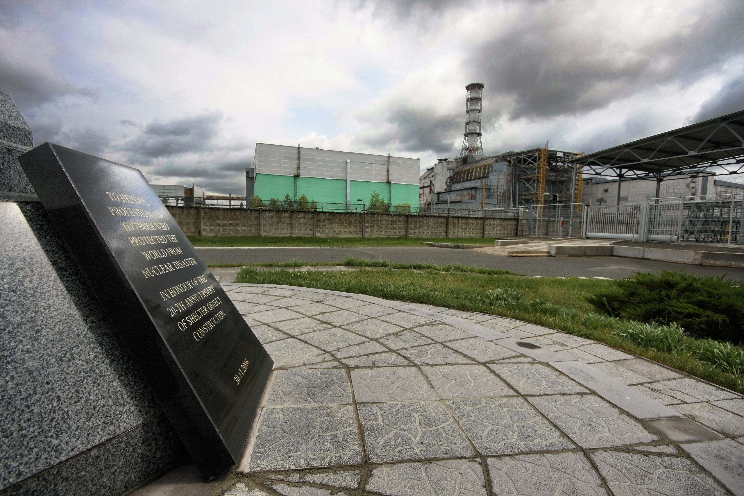reestablecimiento de las comunicaciones con la central nuclear de Chernóbil