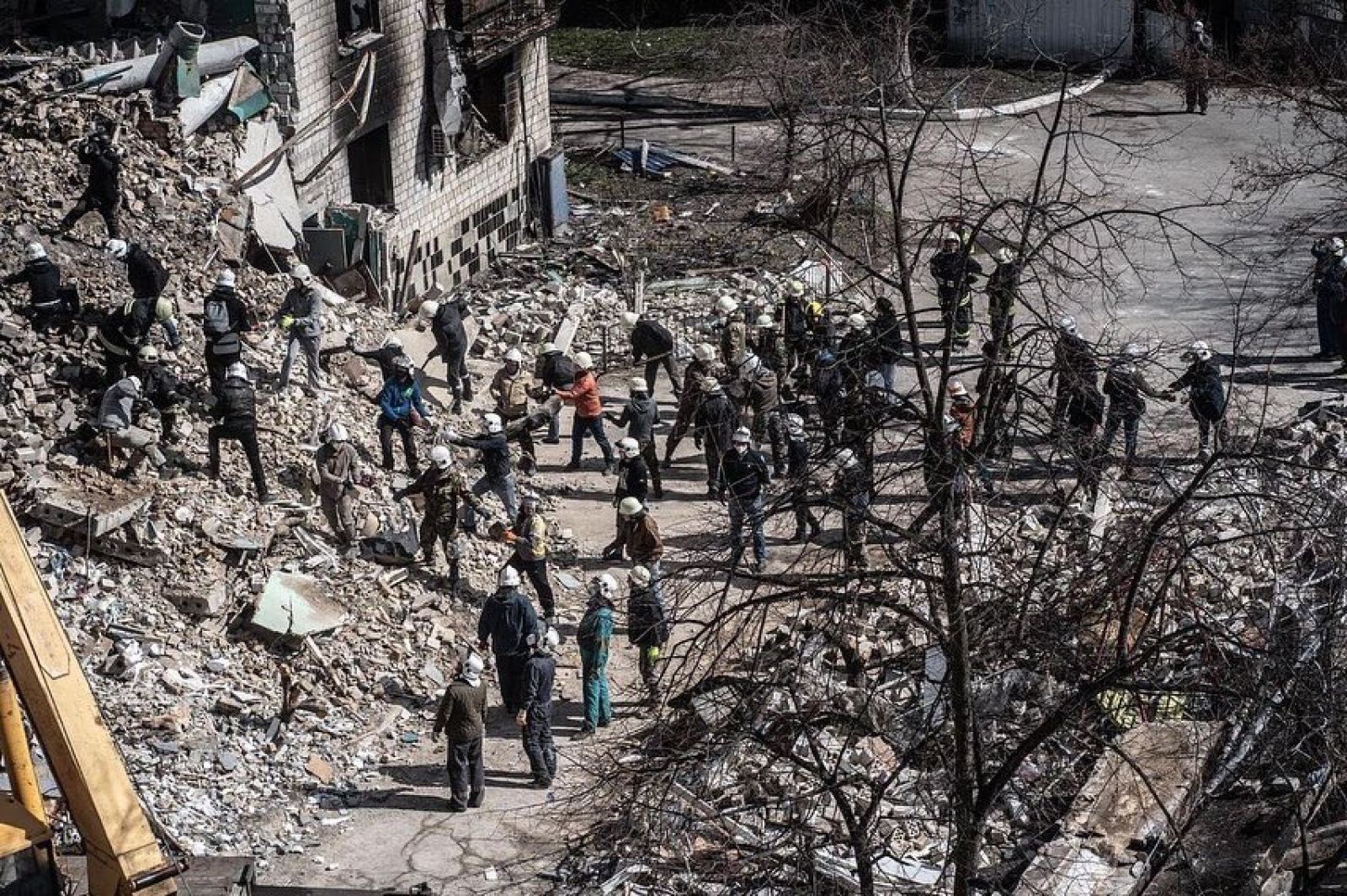 Ucrania calcula que hay alrededor de 900 muertos en fosas comunes en la región de Kiev