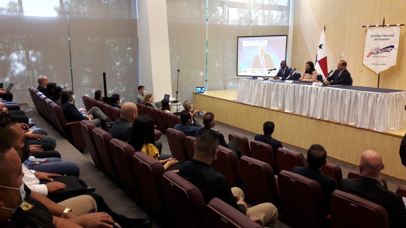 Miembros de la Organización Mundial de Aduanas se reúnen en Panamá y debaten sobre el fraude de marcas 
