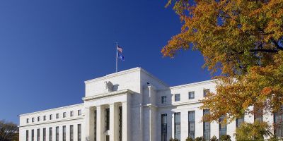 La Fed apunta a recortes de interés en 2024