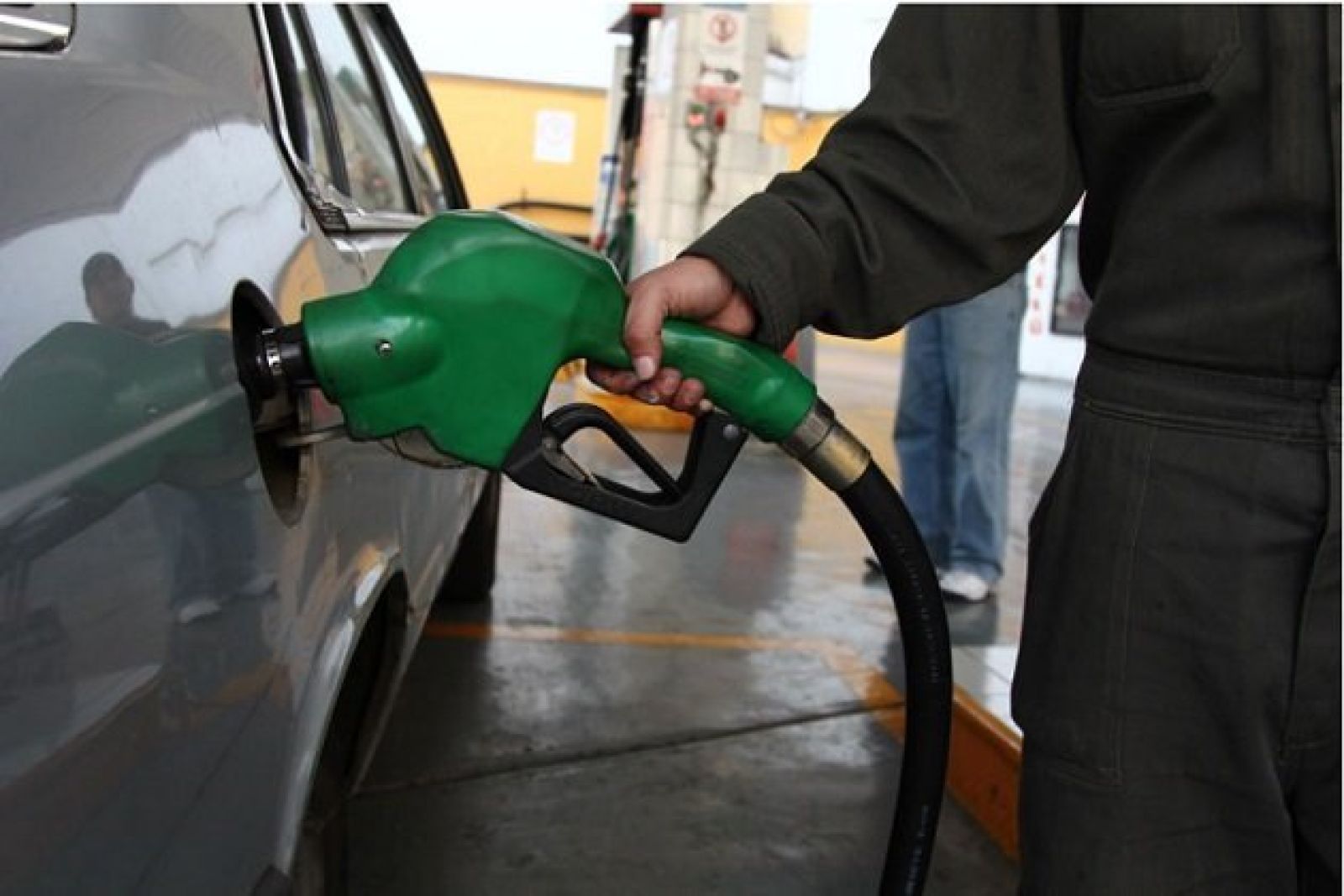 Gobierno extiende el subsidio del combustible hasta el 1 de abril