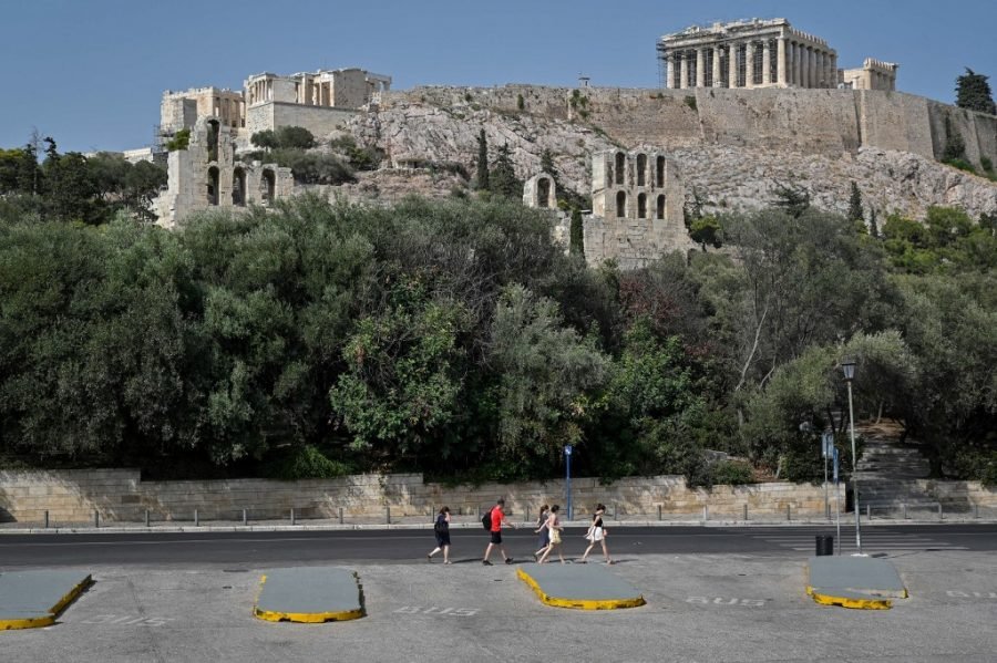 Acrópolis cerrada por excepcional ola de calor