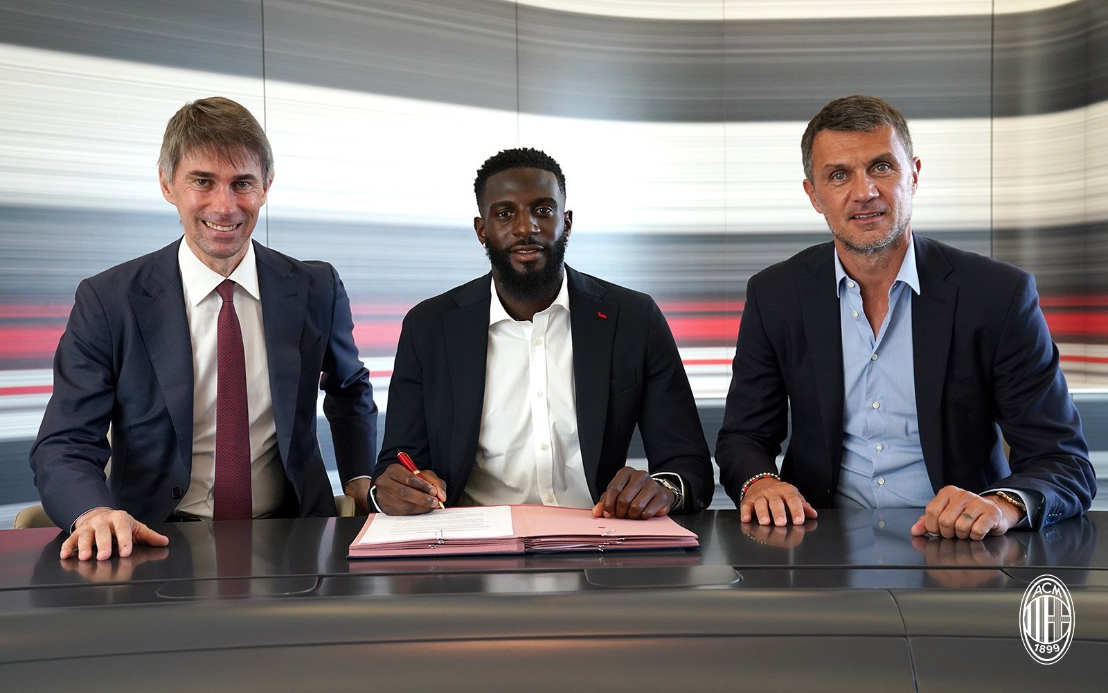 Bakayoko cedido al Milan por las próximas dos temporadas.