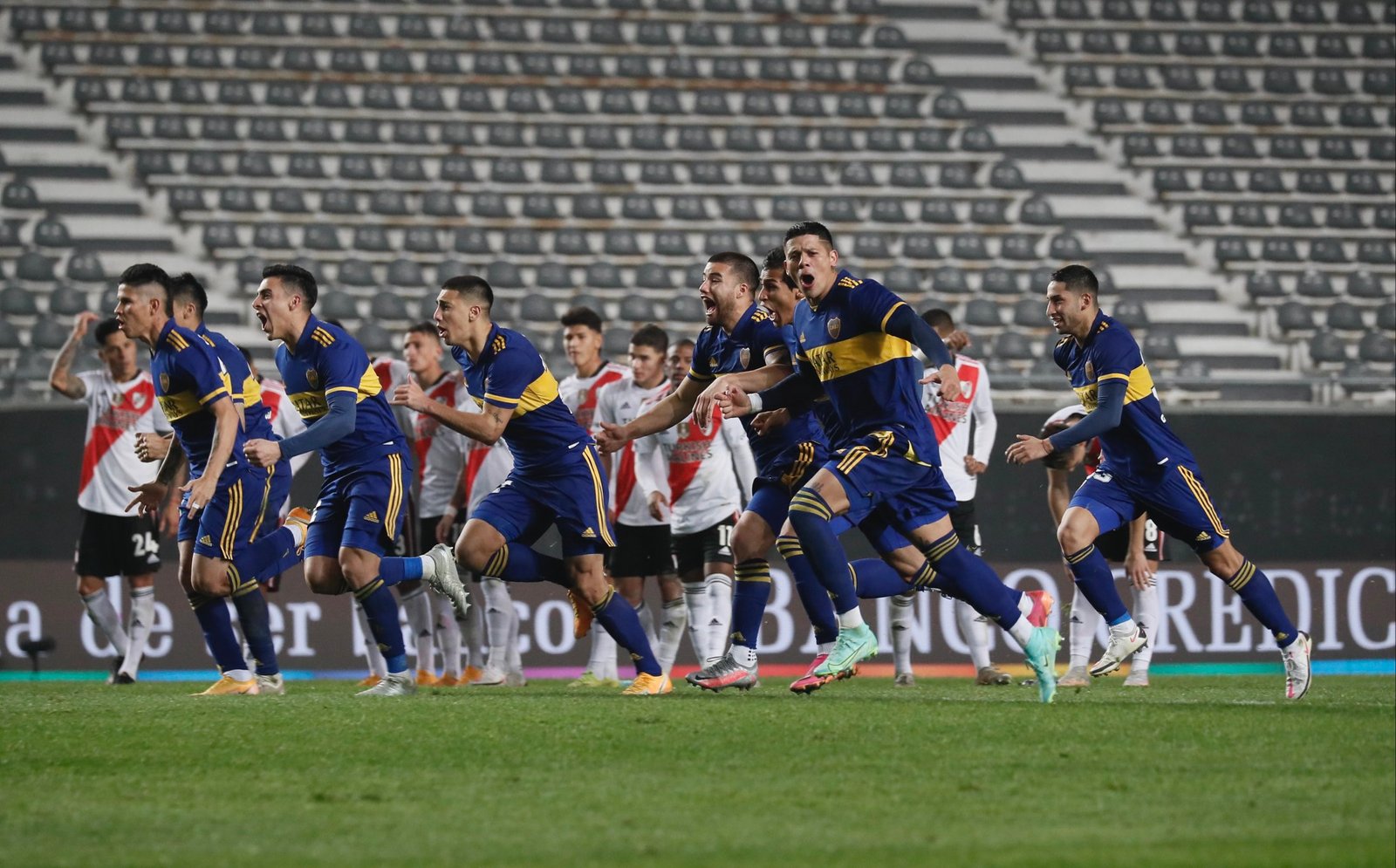 Boca Juniors derrota a River Plate en el superclásico