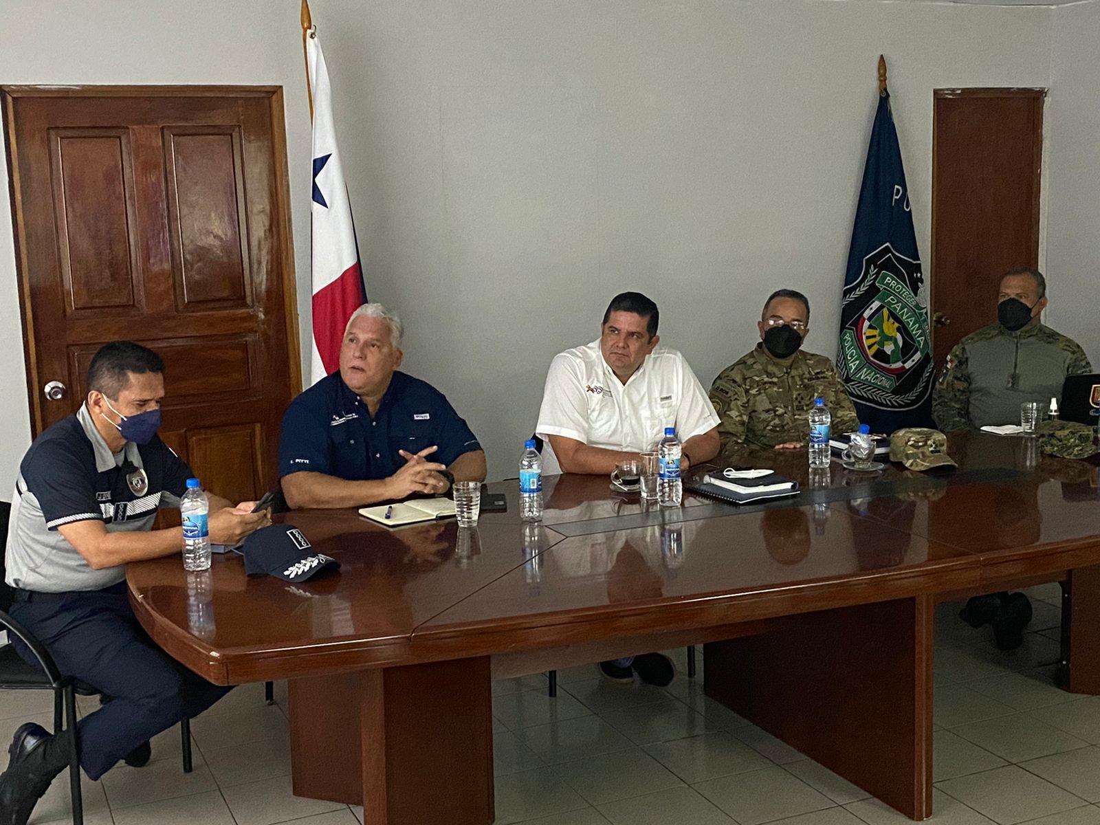 Ministro Pino encabeza reunión de seguridad en Colón