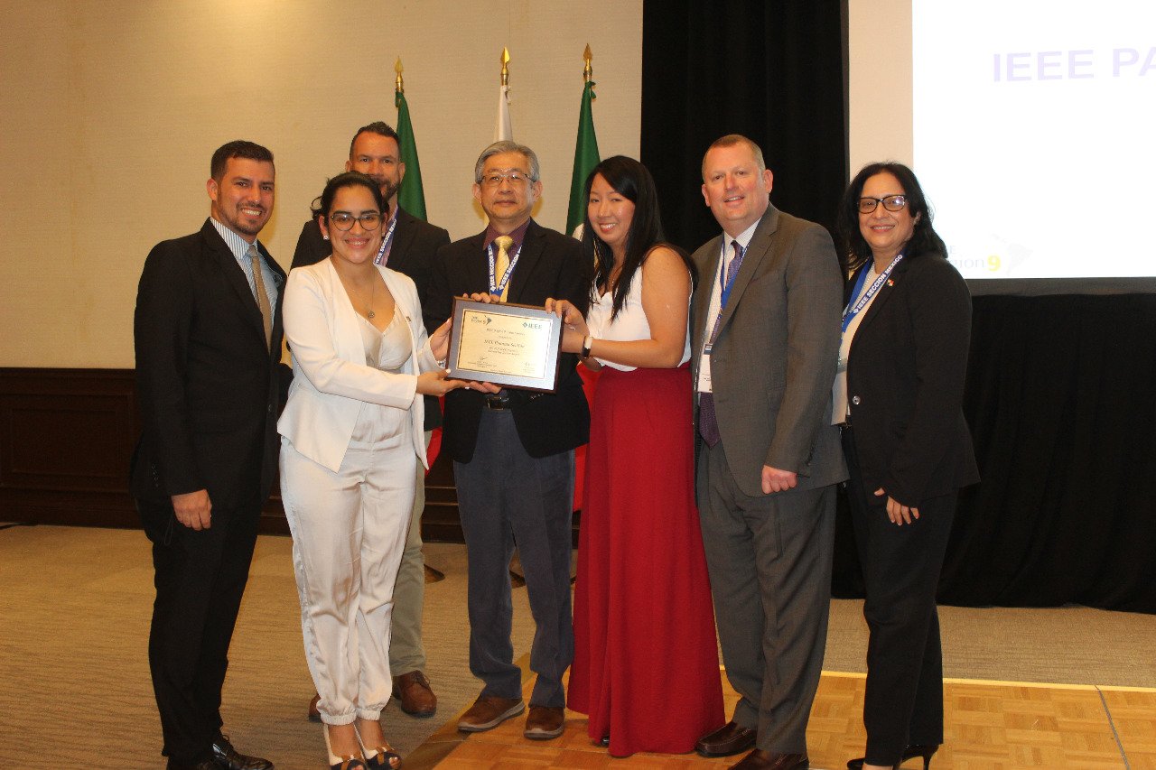 Panamá recibe premios