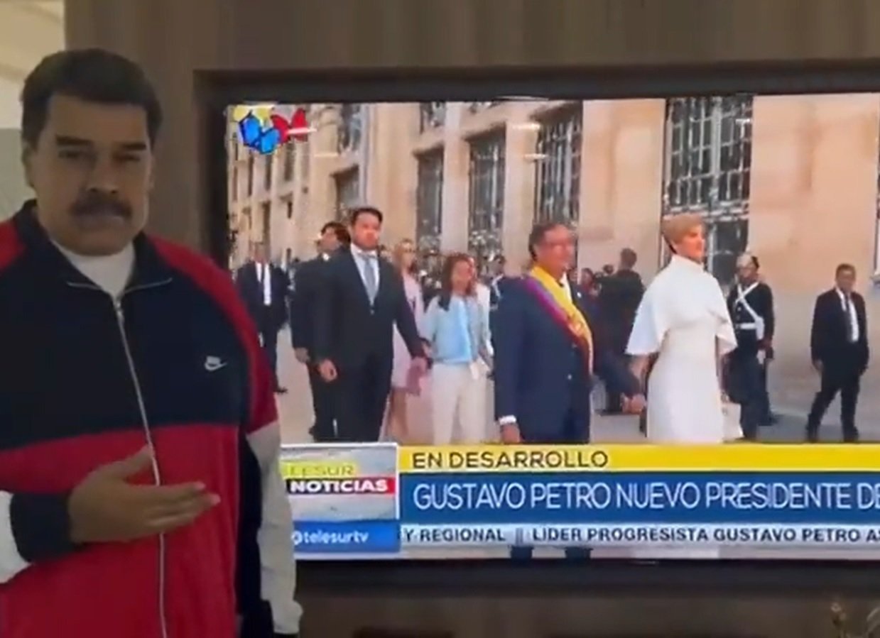 Maduro "tiende la mano" a Petro y destaca que es una "segunda oportunidad" para las relaciones bilaterales